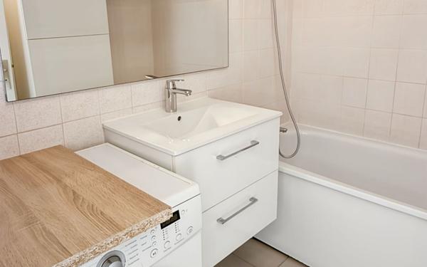 Appartement à louer    2 pièces • 42 m2 Aigues-Mortes