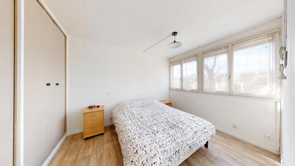 ***À LOUER…RÉSIDENCE MICHELET DELATTRE…MARSEILLE 9EME…2/3 PIÈCES MEUBLE…49M2…STATIONNEMENT AISÉ***