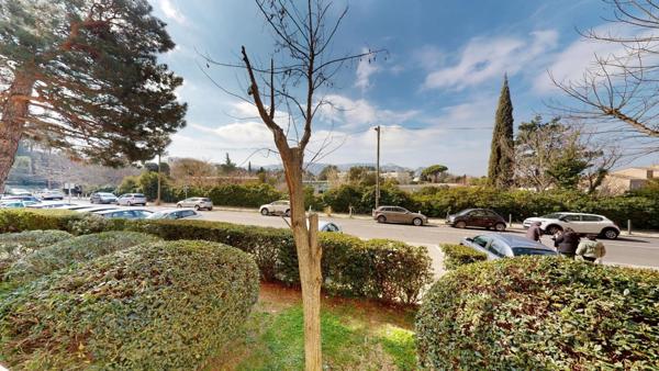 ***À LOUER…RÉSIDENCE MICHELET DELATTRE…MARSEILLE 9EME…2/3 PIÈCES MEUBLE…49M2…STATIONNEMENT AISÉ***