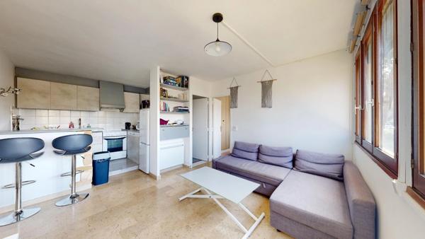 ***À LOUER…RÉSIDENCE MICHELET DELATTRE…MARSEILLE 9EME…2/3 PIÈCES MEUBLE…49M2…STATIONNEMENT AISÉ***