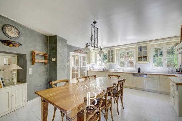 Jouy-en-Josas, Maison 5 Chambres -  350 m² à vendre