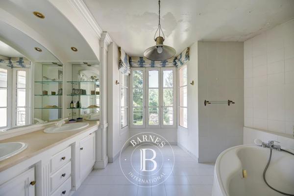 Jouy-en-Josas, Maison 5 Chambres -  350 m² à vendre