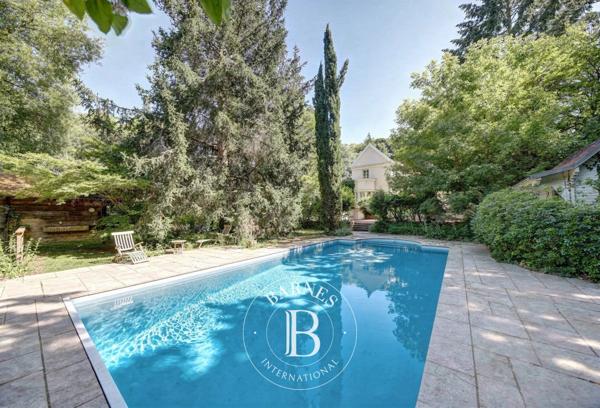 Jouy-en-Josas, Maison 5 Chambres -  350 m² à vendre