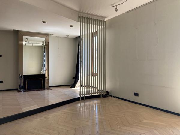 Charmante Maison de Ville avec Garage, Terrasse et Jardinet