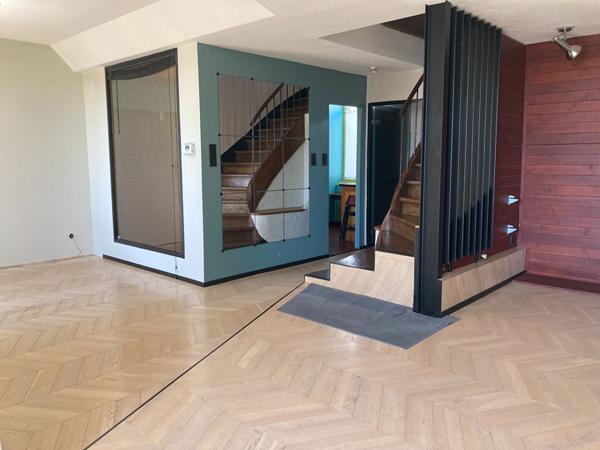 Charmante Maison de Ville avec Garage, Terrasse et Jardinet