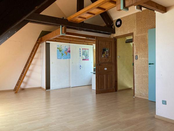 Charmante Maison de Ville avec Garage, Terrasse et Jardinet