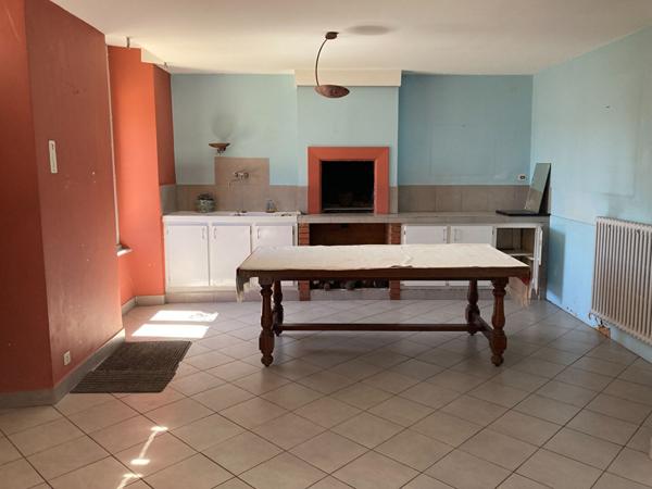 Charmante Maison de Ville avec Garage, Terrasse et Jardinet