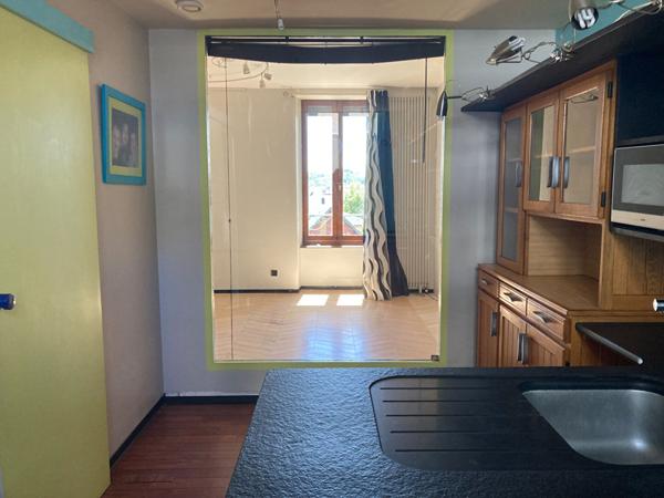 Charmante Maison de Ville avec Garage, Terrasse et Jardinet