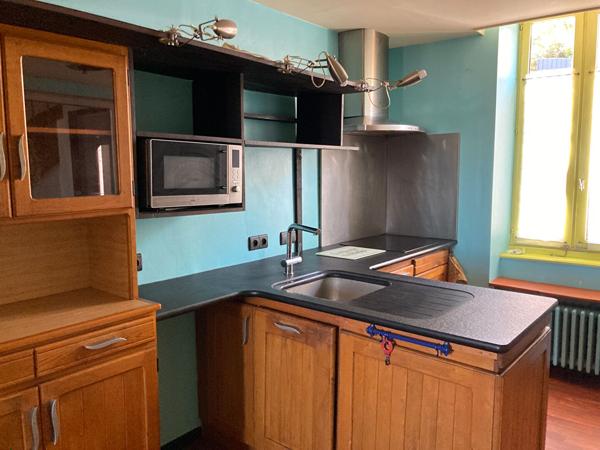 Charmante Maison de Ville avec Garage, Terrasse et Jardinet