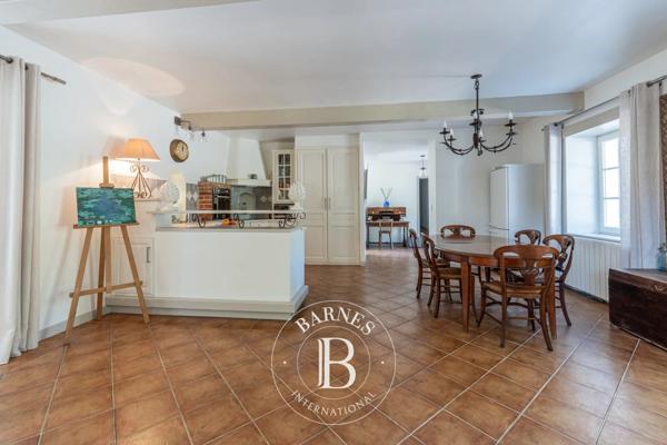 Aix-en-Provence, Maison 6 Chambres -  288 m² à vendre