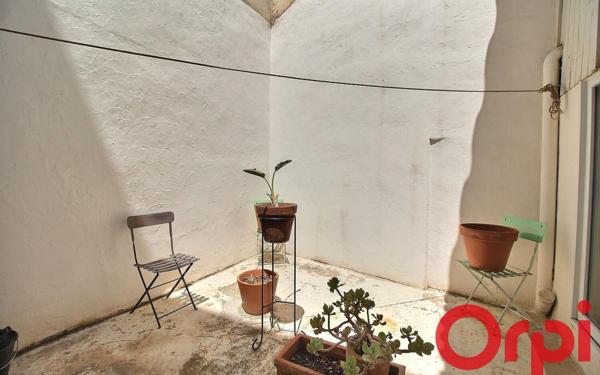 Appartement à vendre    3 pièces • 88,52 m2 Marseille 5