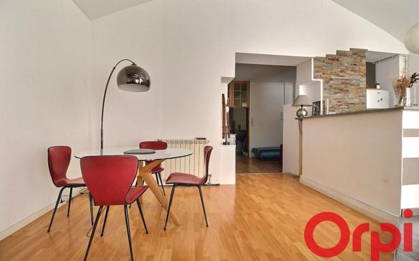 Appartement à vendre    3 pièces • 88,52 m2 Marseille 5