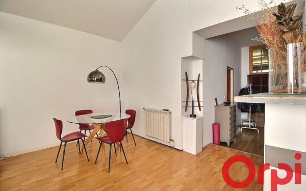 Appartement à vendre    3 pièces • 88,52 m2 Marseille 5