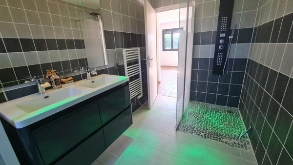 Maison à vendre |  Vayres |  7 pièces | 160 m²