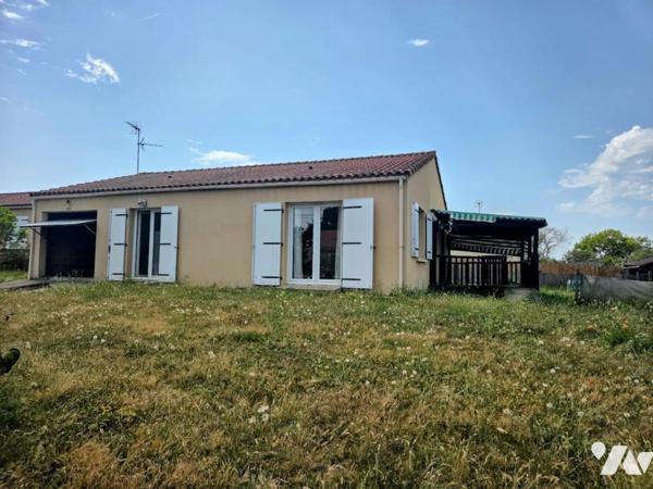 Maison de plain-pied 3 chambres avec garage sur 658 m², au calme d'une impasse