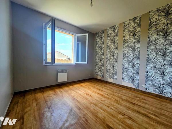 Maison de plain-pied 3 chambres avec garage sur 658 m², au calme d'une impasse