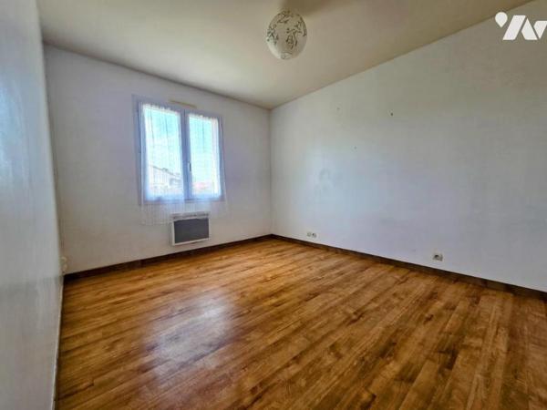 Maison de plain-pied 3 chambres avec garage sur 658 m², au calme d'une impasse