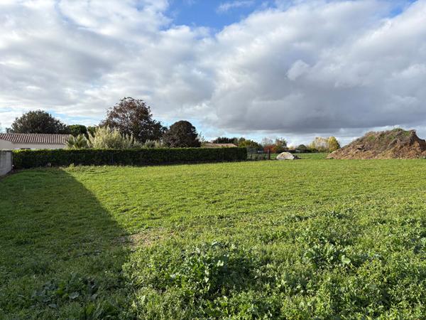 Terrain Surgeres 17700