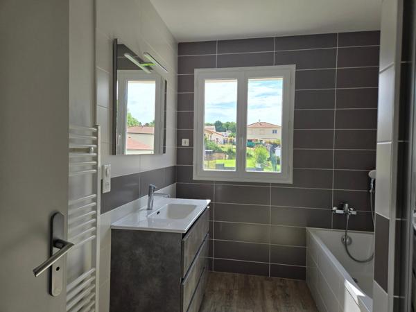 MAISON 4 CHAMBRES PROCHE TOUS COMMERCES