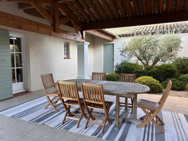 Maison directement sur le fairway du golf de pont royal avec piscine