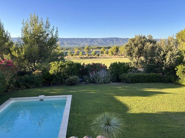 Maison directement sur le fairway du golf de pont royal avec piscine