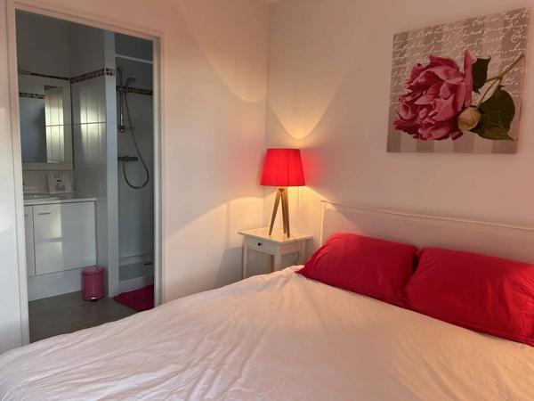 Maison directement sur le fairway du golf de pont royal avec piscine