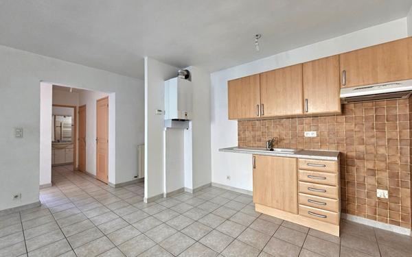 Appartement à vendre    3 pièces • 74 m2 Eyguières