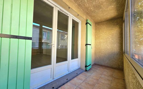 Appartement à vendre    3 pièces • 74 m2 Eyguières