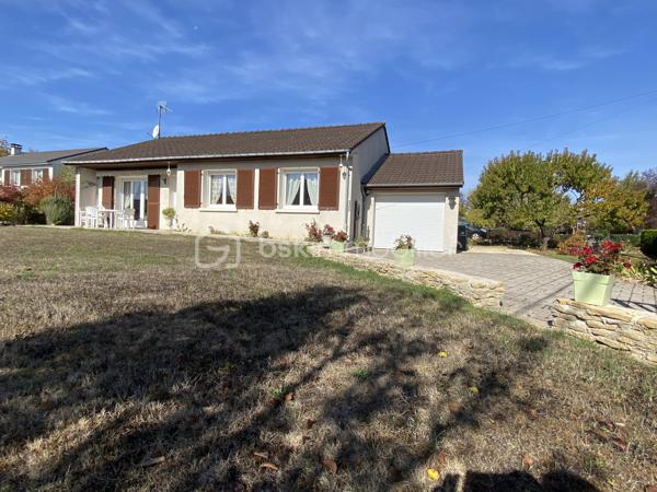 🏡 Maison de plain-pied à 10 minutes de Verdun

Découvrez cette maison située dans un quartier résidentiel calme et recherché

Elle comprend une entrée, une cuisine, une pièce à vivre, trois chambres, une salle de douche, un WC et un garage sur un terrain clos de 776 m².

Ses points forts :

📍 Secteur résidentiel recherché, pour profiter du calme à seulement 10 minutes de Verdun.

🏡 Le confort du plain-pied, 

🛏️ Trois chambres, pour accueillir la famille ou aménager un bureau.

🌿 Un terrain clos de 776 m², pour profiter pleinement des extérieurs.

🪟 Menuiseries PVC double vitrage avec volets roulants électriques et combles isolées, alliant confort et praticité.

🚗 Un garage, 

✅ Assainissement raccordé au tout-à-l’égout.

💶 Budget énergétique : une facture globale annoncée de 2 200 € par an, selon la consommation actuelle.

🛠️ Des envies de personnalisation ? Nous vous proposons un accompagnement dans vos projets de travaux.

📞 Contactez-nous pour plus d’informations et organiser une visite !