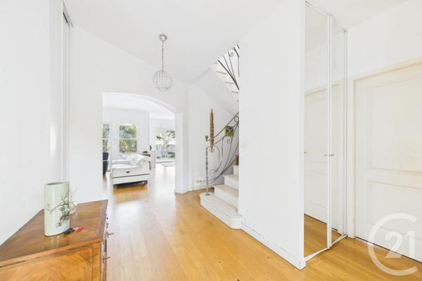 Maison à vendre  8 pièces - 227 m2 BRUGES - 33