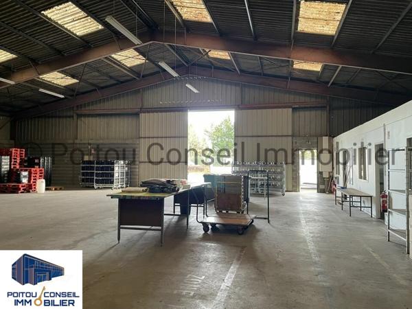 LOCAL COMERCIAL 700M2 ZONE D’ACTIVITE NIORT