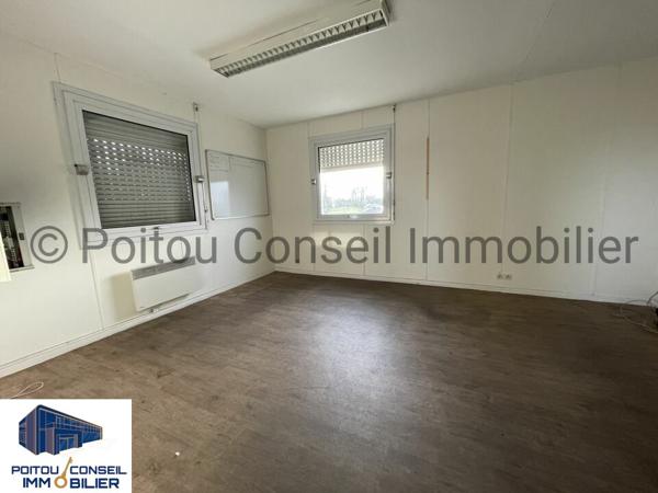LOCAL COMERCIAL 700M2 ZONE D’ACTIVITE NIORT