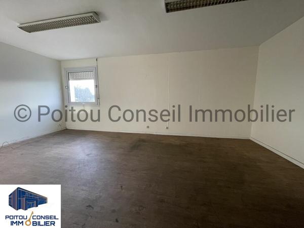 LOCAL COMERCIAL 700M2 ZONE D’ACTIVITE NIORT