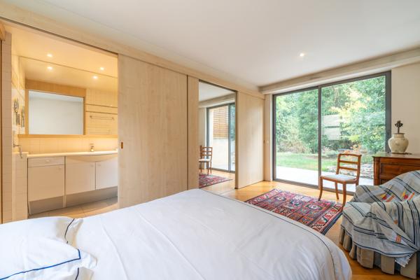 Maison
         6 pièces
        - 197 m² Exclusivité 1 420 000 €*