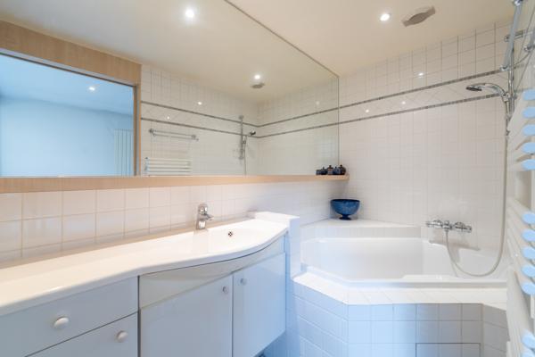 Maison
         6 pièces
        - 197 m² Exclusivité 1 420 000 €*