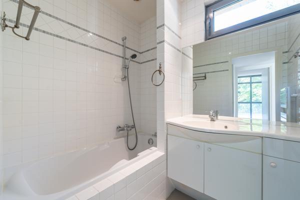 Maison
         6 pièces
        - 197 m² Exclusivité 1 420 000 €*