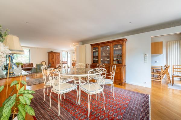 Maison
         6 pièces
        - 197 m² Exclusivité 1 420 000 €*