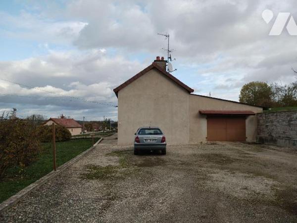 A VENDRE sur la commune de SAINTE COLOMBE SUR SEINE (Côte d'Or), une maison à usage d'habitatio...