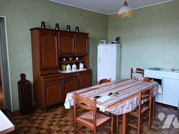 A VENDRE sur la commune de SAINTE COLOMBE SUR SEINE (Côte d'Or), une maison à usage d'habitatio...