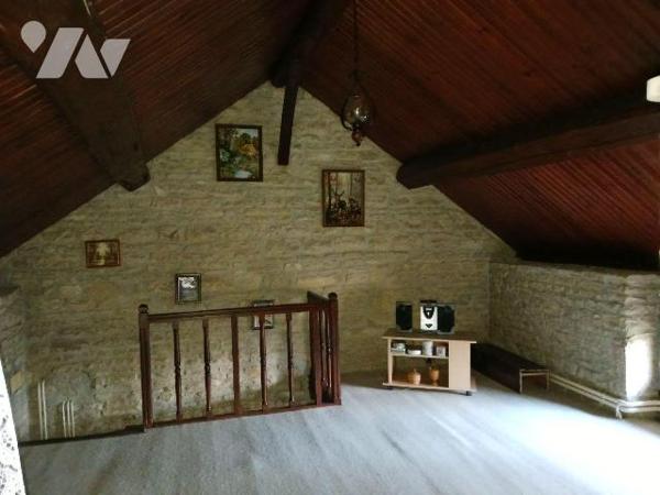 A VENDRE sur la commune de SAINTE COLOMBE SUR SEINE (Côte d'Or), une maison à usage d'habitatio...