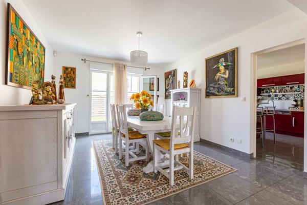 Boissy-Saint-Léger (94470) MAGNIFIQUE MAISON avec 5 chambres, un sous-sol total avec garage et un jardin