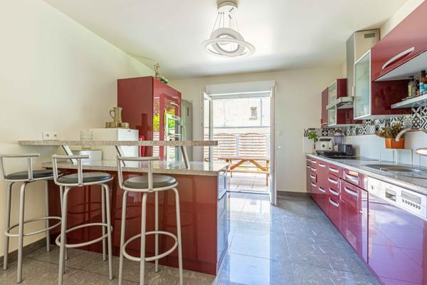 Boissy-Saint-Léger (94470) MAGNIFIQUE MAISON avec 5 chambres, un sous-sol total avec garage et un jardin