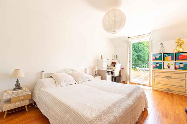Boissy-Saint-Léger (94470) MAGNIFIQUE MAISON avec 5 chambres, un sous-sol total avec garage et un jardin