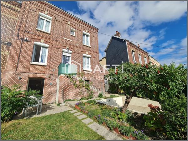 Emplacement. Briques/toiture ardoises. propre.