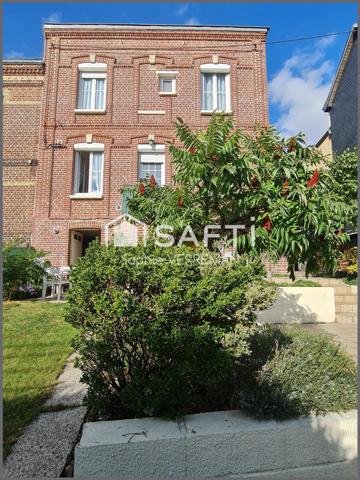 Emplacement. Briques/toiture ardoises. propre.