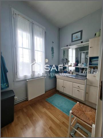 Emplacement. Briques/toiture ardoises. propre.