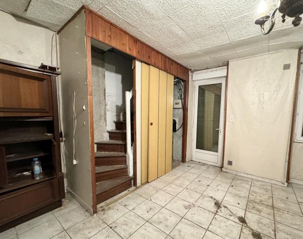 Ensemble immobilier à rénover - SAINT-MÊME-LES-CARRIERES (16) Saint-Même-les-Carrières (16720)