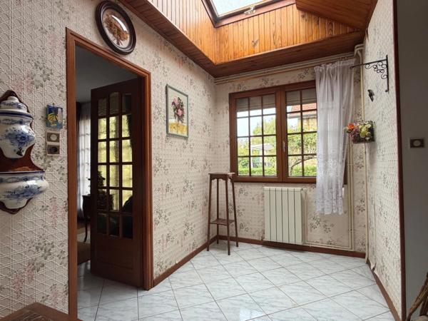 MAISON 2 CHAMBRES AVEC DOUBLE GARAGE ET JARDIN