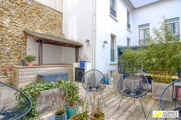 Versailles Rive-Droite Maison de ville 117 m² au sol avec cour et terrasse privative de 52 m² €995 000 ** - Référence 26644