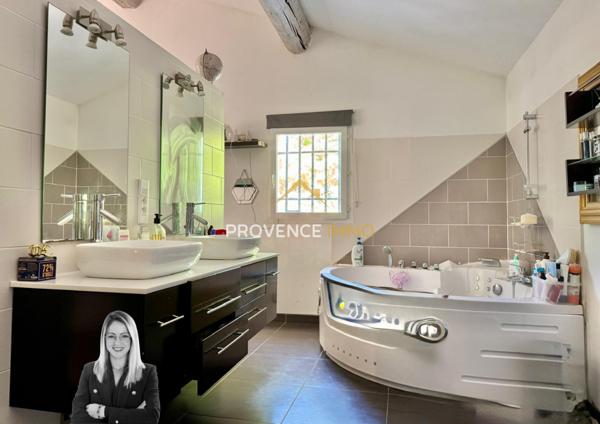 Salon-de-Provence (13300) MAS et Dépendance au milieu des CHAMPS, à deux pas des commerces!